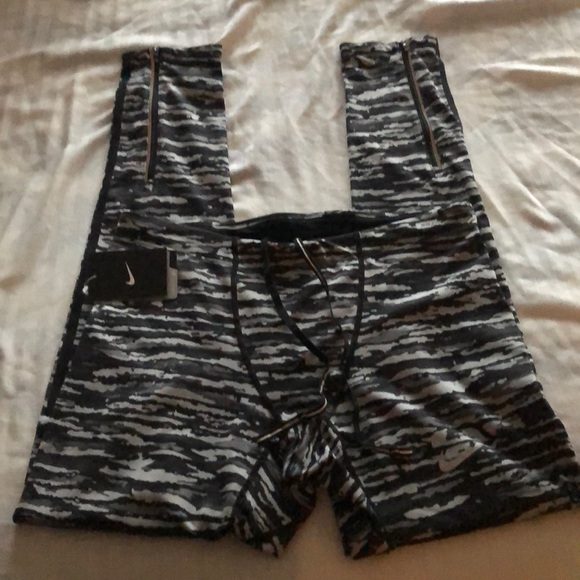 Men’s Nike Running Tights - Picture 4 of 5